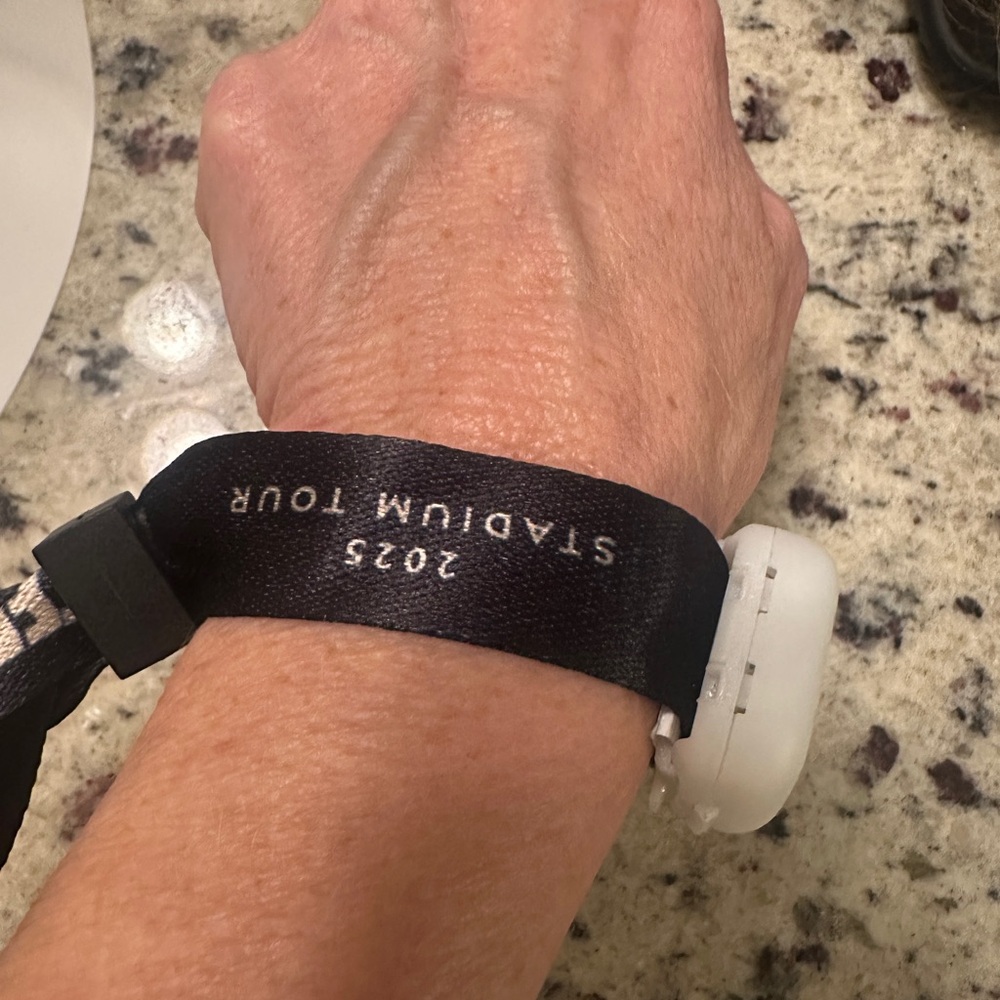 Stadium Tour Black Wearable Band